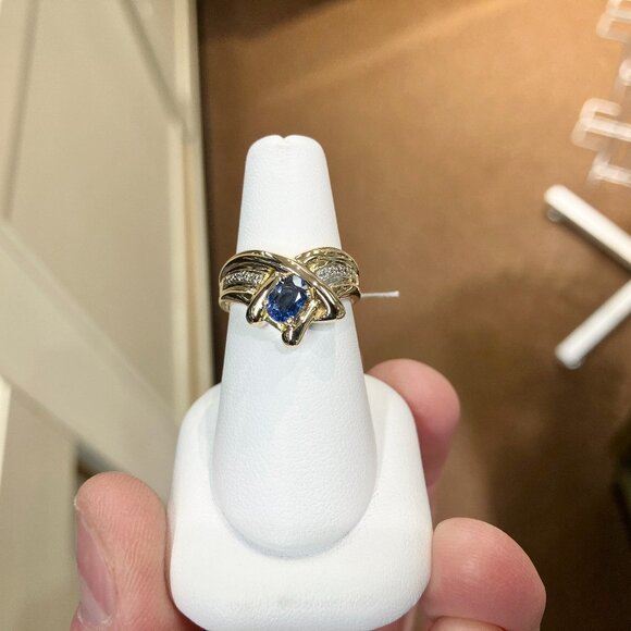 Sapphire And Diamond Gold Ring - Picture 2 of 6